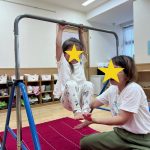 ６月　ふたば　　鉄棒遊び