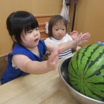 スイカの中身は何色かな?