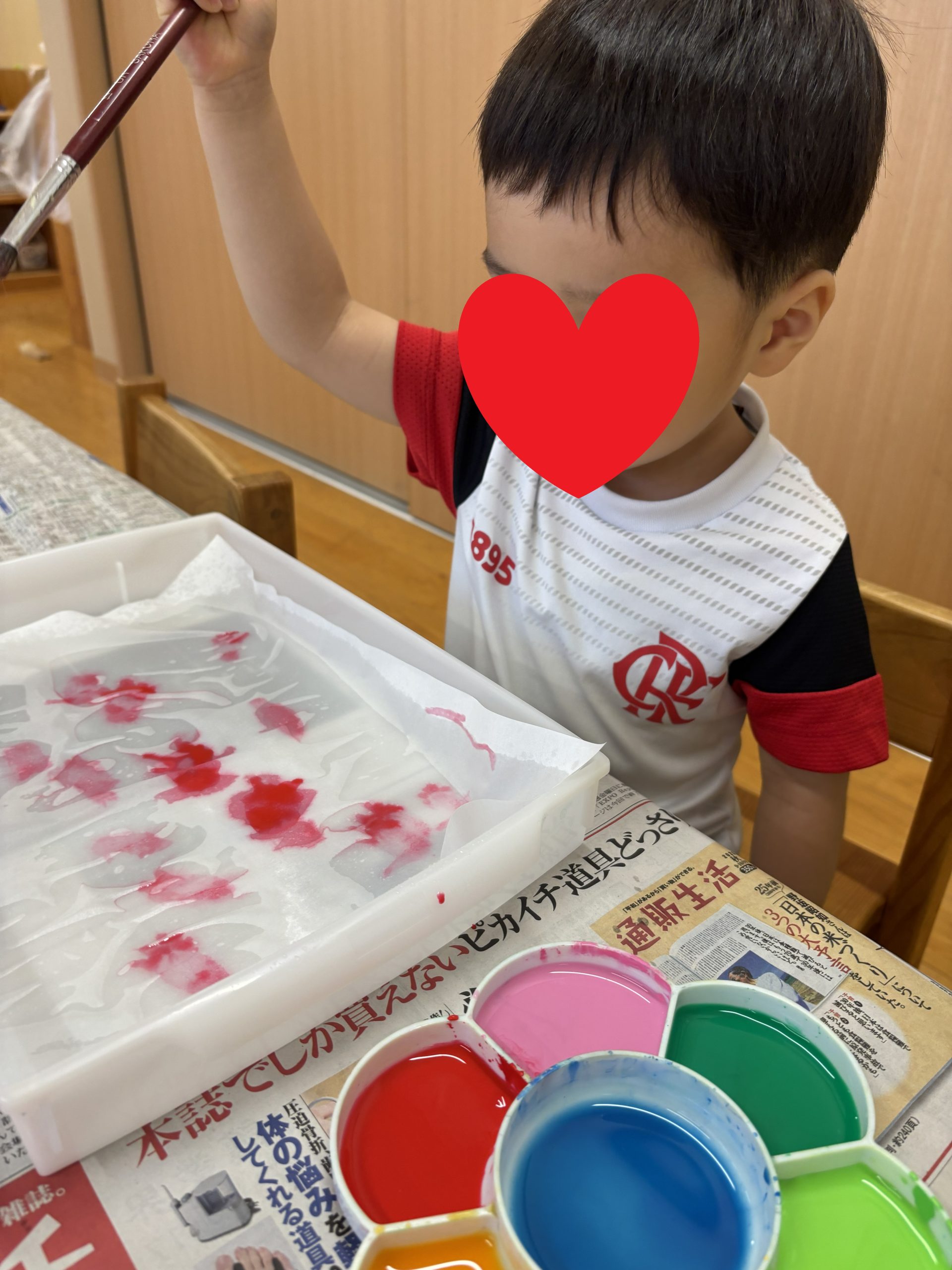 製作でにじみ絵をしました。