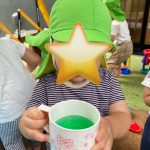 ８月　そよかぜ　色水遊び